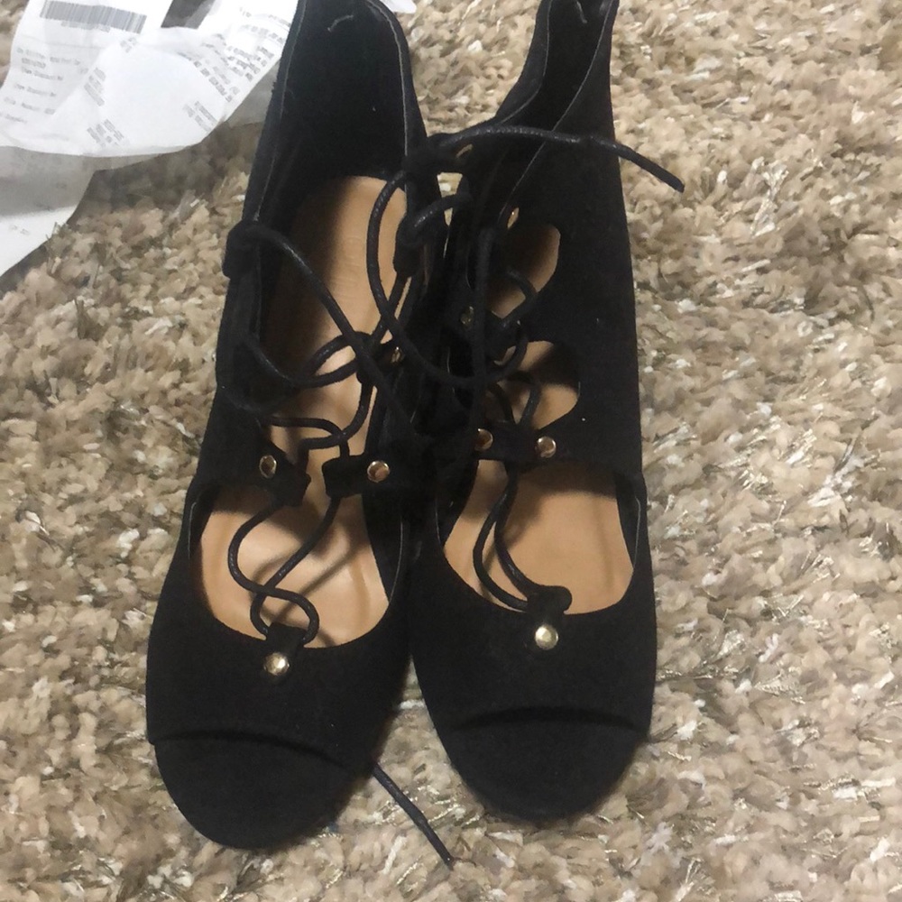 Lace up peep toe short heels